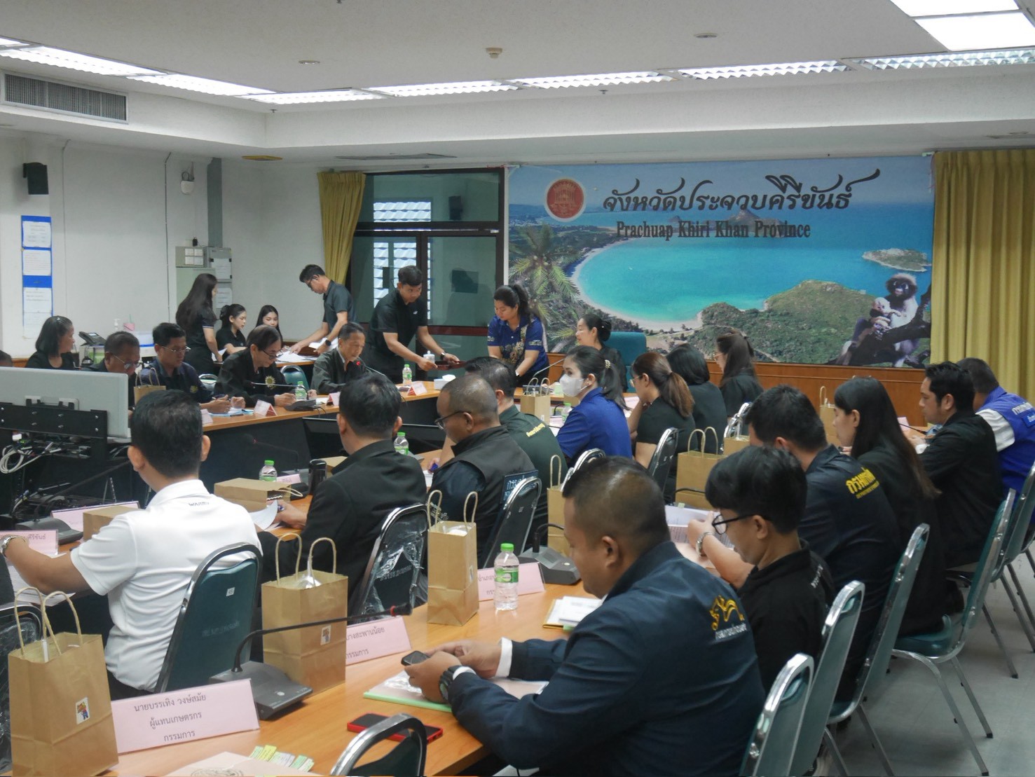 title - ส.ป.ก.ประจวบคีรีขันธ์ ได้ดำเนินการจัดการประชุมคณะกรรมการปฏิรูปที่ดินจังหวัดประจวบคีรีขันธ์ (คปจ.ประจวบคีรีขันธ์) ครั้งที่ 1/2569 ณ ห้องประชุมสิงขร ชั้น 3  ศาลากลางจังหวัดประจวบคีรีขันธ์